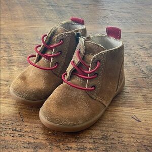 UGG Kids Tan Suede Boots with Red Laces